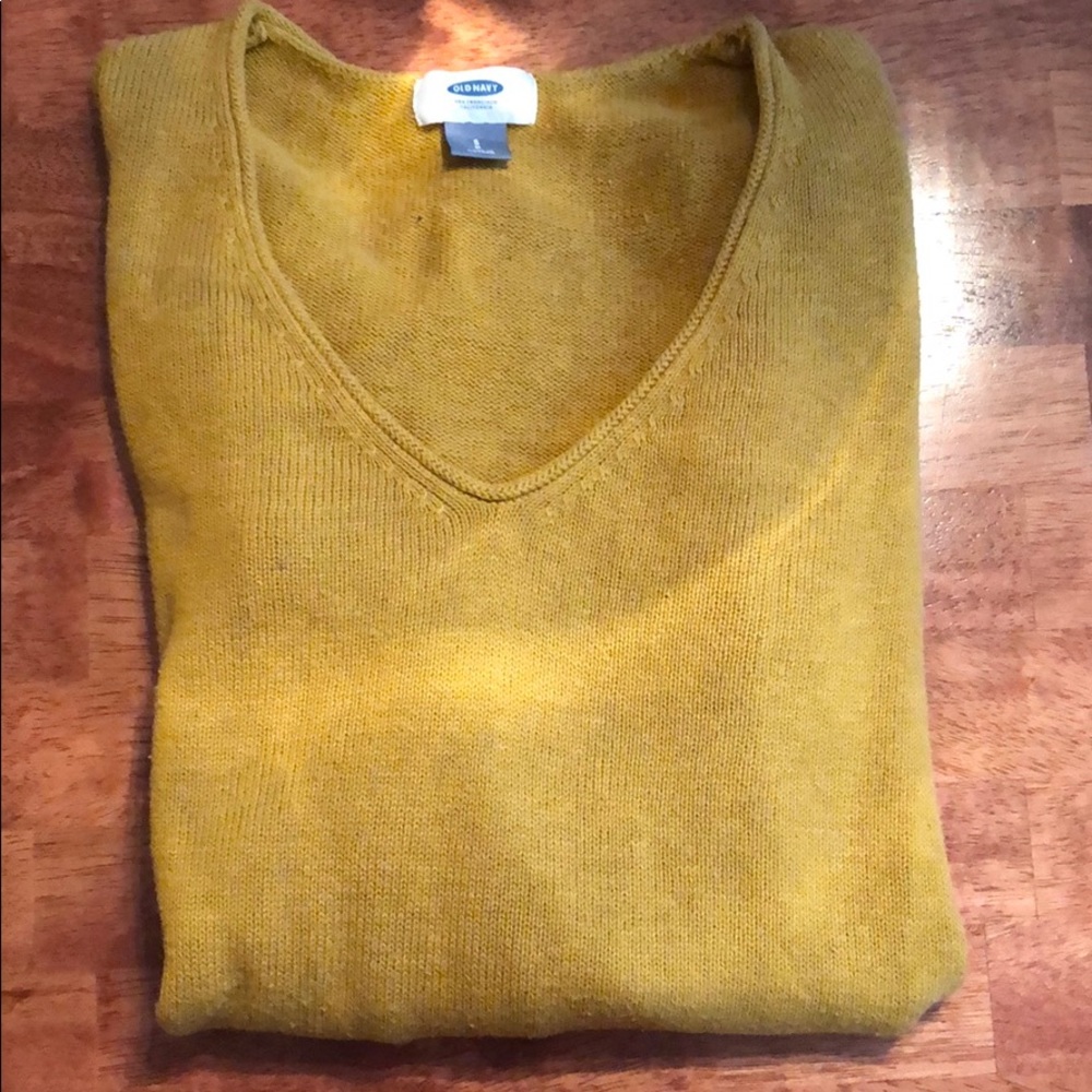 Old Navy sweater